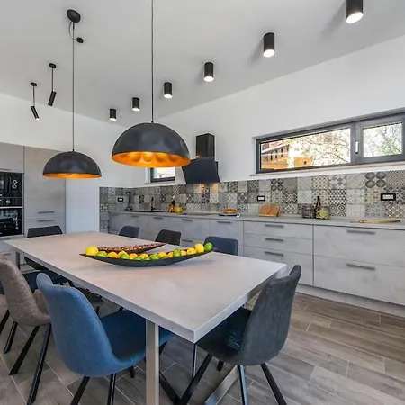 Zen, A Real Relaxing Feeling In Pula 빌라 Vintijan